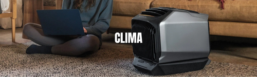 Aire acondicionado portátil Wave EcoFlow en sala moderna con persona usando laptop en el suelo